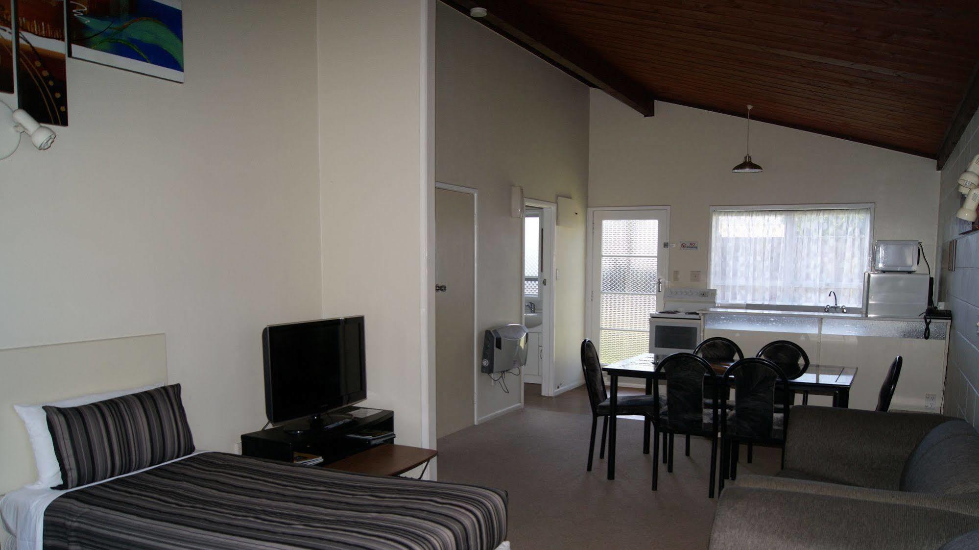 Tourist Court Motel Whakatane Exterior foto